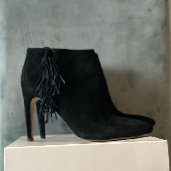 Ann Taylor Sonya Black Fringe Suede Booties. Size 9. - Picture 2 of 7